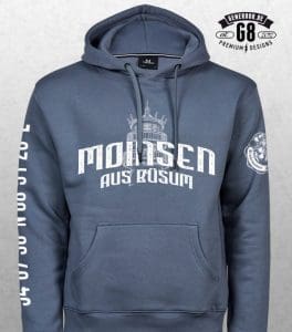 hellblauer Büsum Premium Hoodie Flintstone mit weißen Moinsen aus Büsum Druck auf der Vorderseite