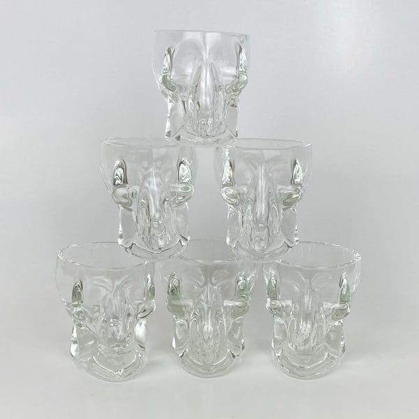Stüürmanns Schädel Schnapsglas Stapel mit sechs durchsichtigen Totenkopf-Gläsern
