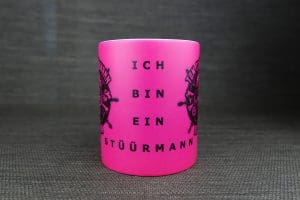 pinke Stüürmanns Hot Pink Tasse mit Tum Stüürmann Logo und Ich bin ein Stüürmann Aufschrift